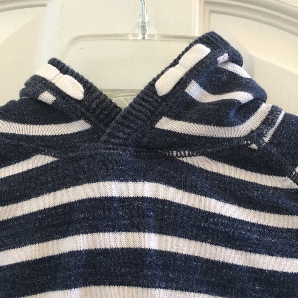 FINAL MARKDOWN Girls h & m hooded top 8-10 years